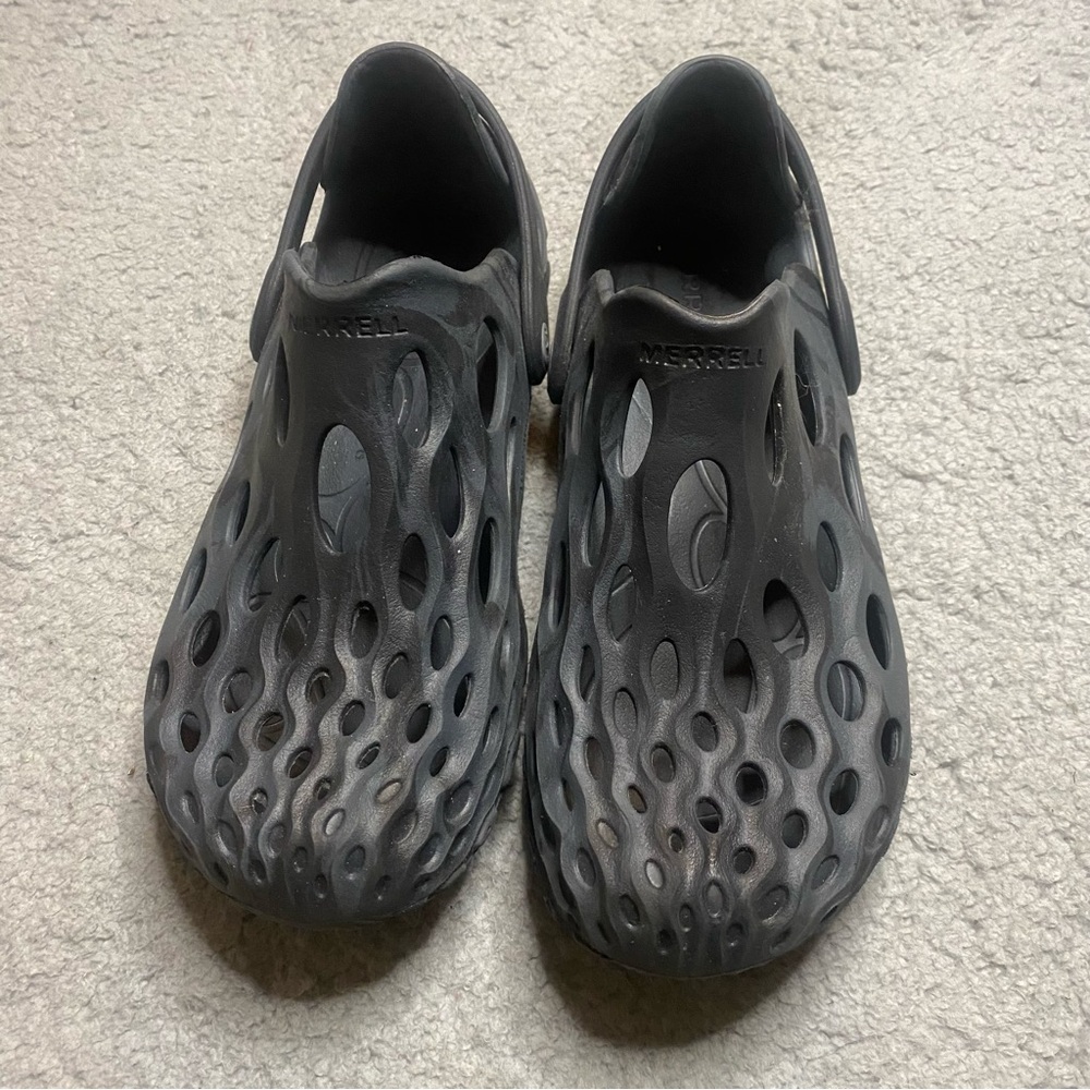 Merrell Hydro Moc Water Sandals Fits Like a Woman’s Size 8